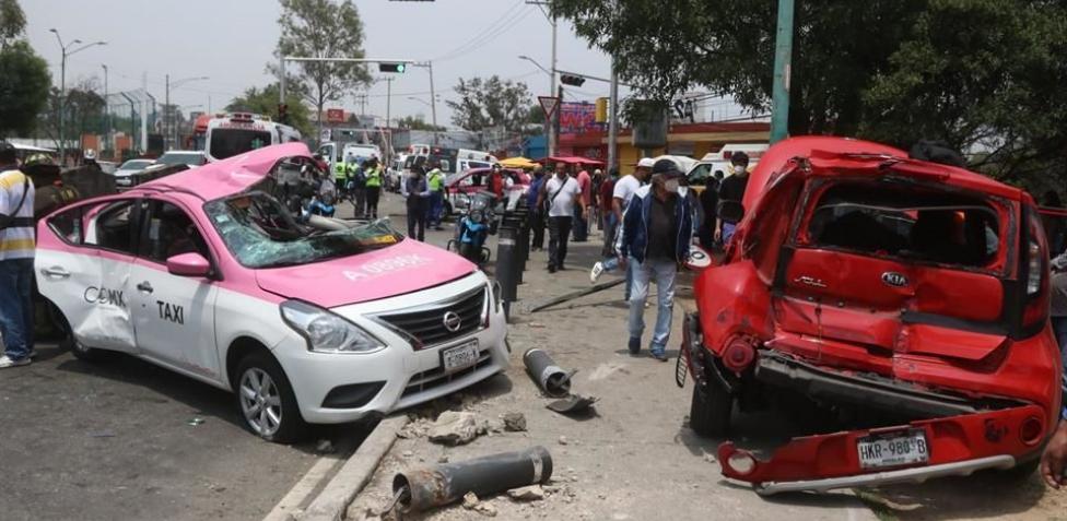  Fuerte accidente en avenida Insurgentes Sur deja 11 heridos